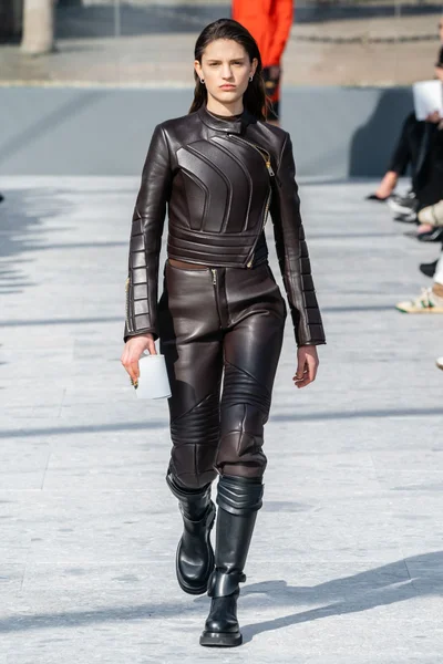 Look 4